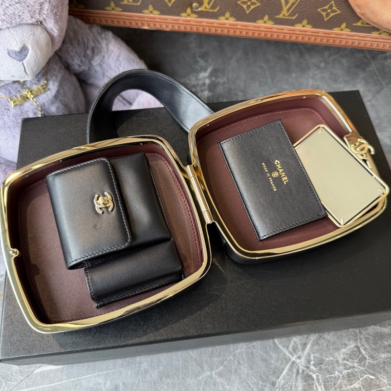 CHANEL Minaudière 小羊皮手挽晚裝手袋/限量秀包-5