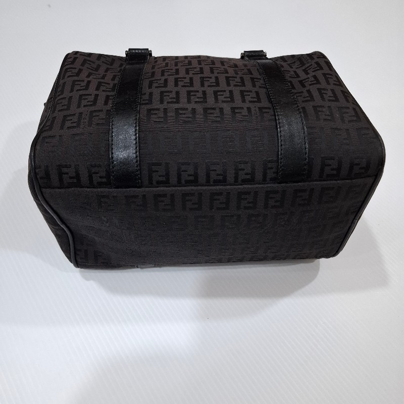 FENDI 黑色老花圖案烏木色緹花布波士頓包-4