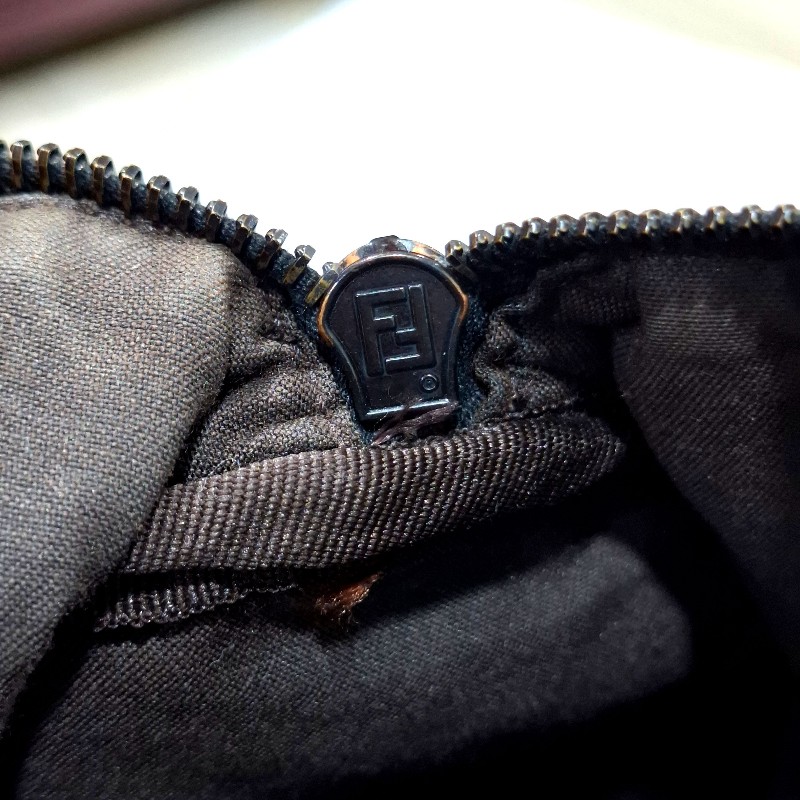 FENDI 黑色老花圖案烏木色緹花布波士頓包-9