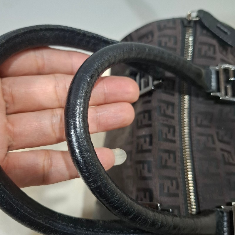 FENDI 黑色老花圖案烏木色緹花布波士頓包-14