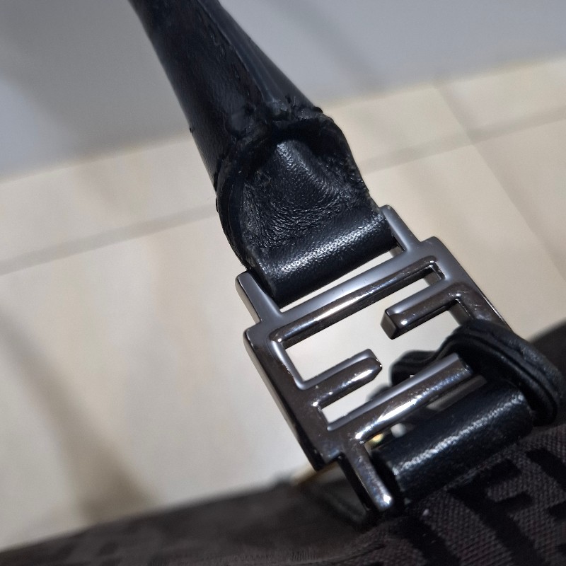 FENDI 黑色老花圖案烏木色緹花布波士頓包-20