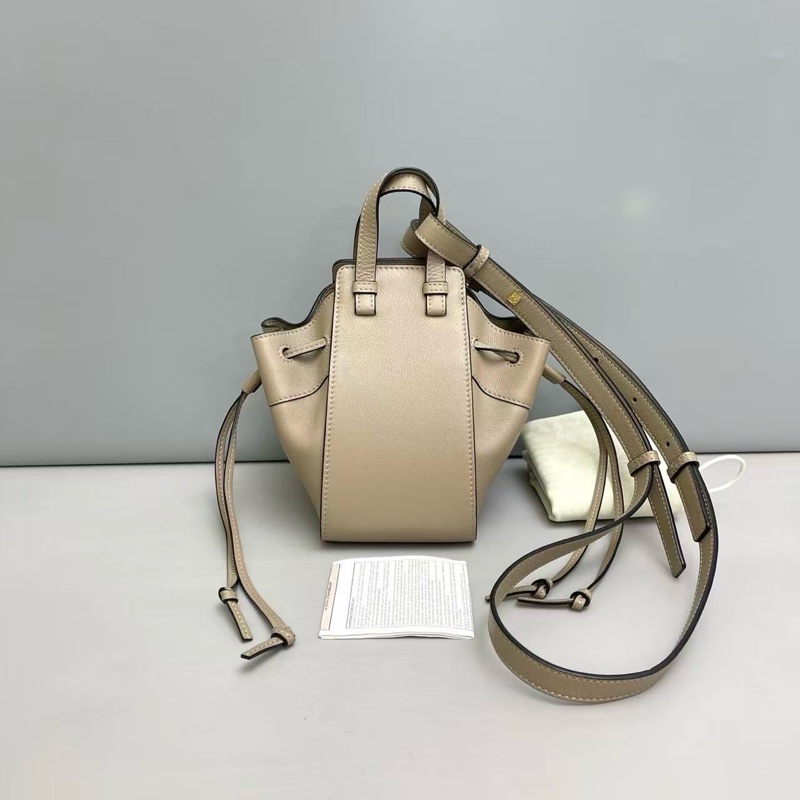 🌷有票據！Loewe 羅意威 Hammock 吊床包 荔枝紋 卡其 秘密迷你-1