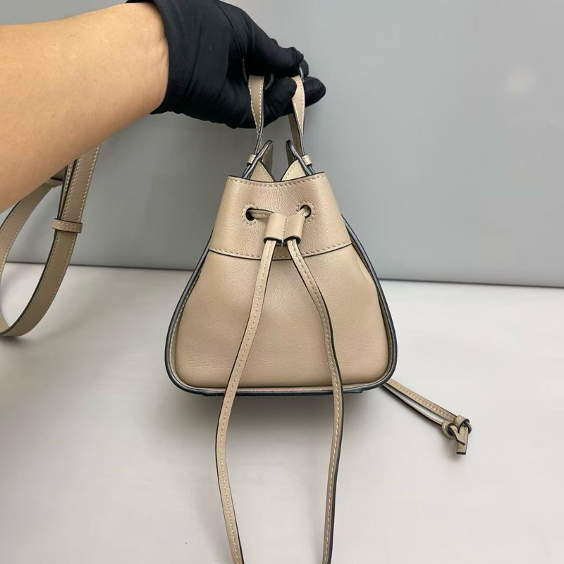 🌷有票據！Loewe 羅意威 Hammock 吊床包 荔枝紋 卡其 秘密迷你-3