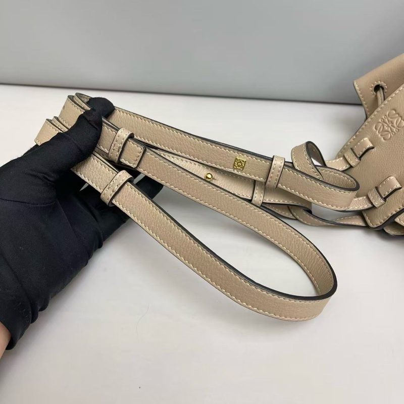 🌷有票據！Loewe 羅意威 Hammock 吊床包 荔枝紋 卡其 秘密迷你-7