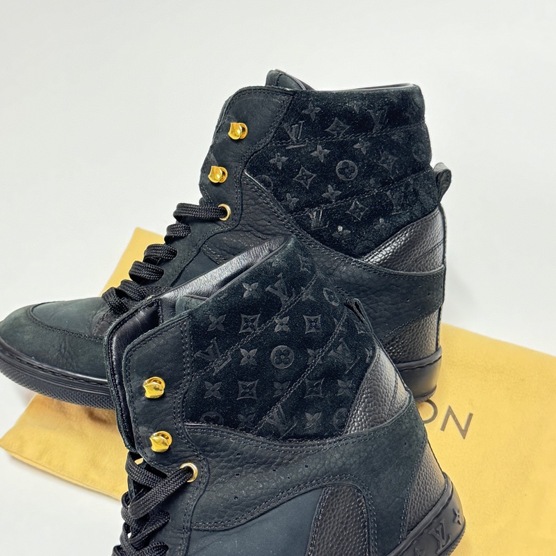 【甜甜價😻】 LV 黑老花 高筒平底運動鞋 專櫃32000！-1