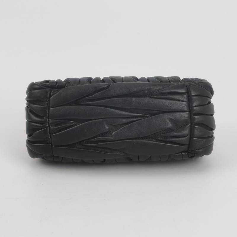 Miu Miu Belle羊皮純色絎縫斜挎包單肩包-5