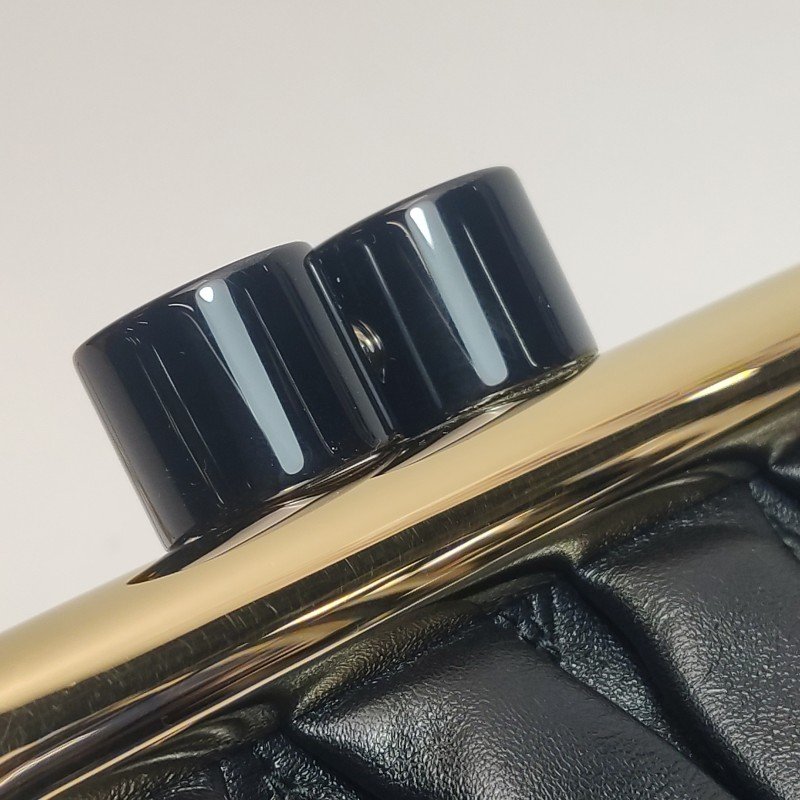 Miu Miu Belle羊皮純色絎縫斜挎包單肩包-9