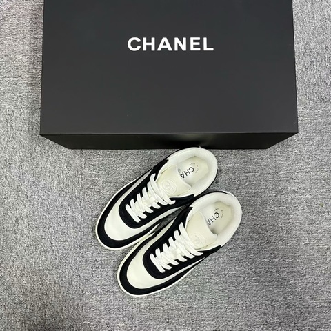 【chanel】最新款黑白低幫舒適低幫時尚板鞋 Size:37 98新 帶盒