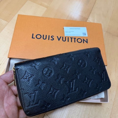 Lv M61864 黑壓紋拉鍊長夾