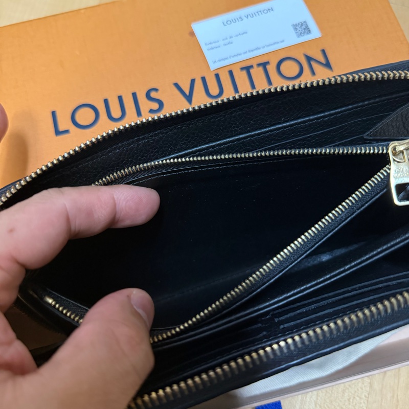 Lv M61864 黑壓紋拉鍊長夾-6