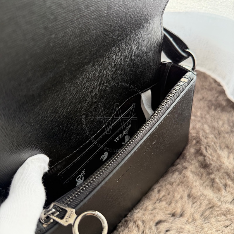 （特別優惠）🤍off-white黑白斜條紋鐵灰夾扣小包 /off-white側背包/off-white迷你包/off-white相機包（黑白）🤍無花果精品-7