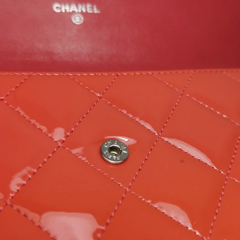Chanel 漆皮純色絎縫雙C logo錢包-13
