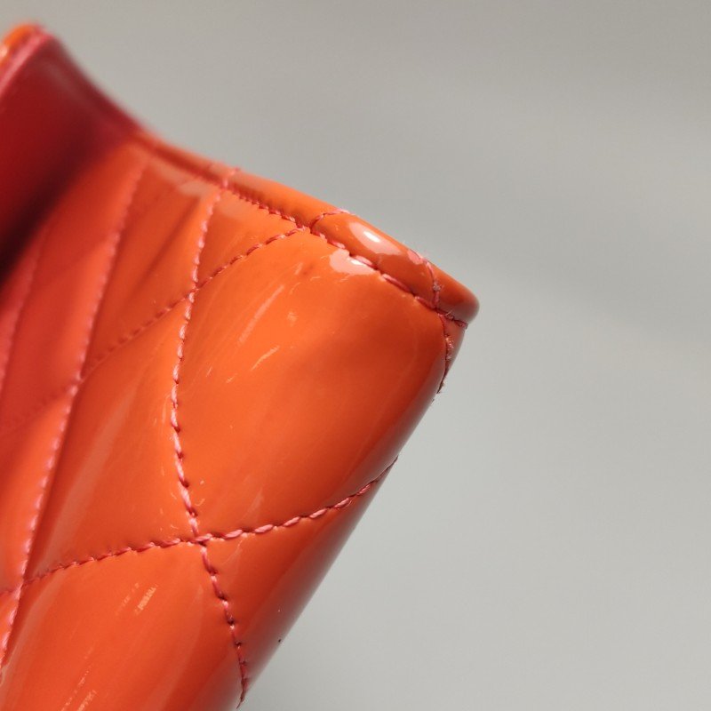 Chanel 漆皮純色絎縫雙C logo錢包-14