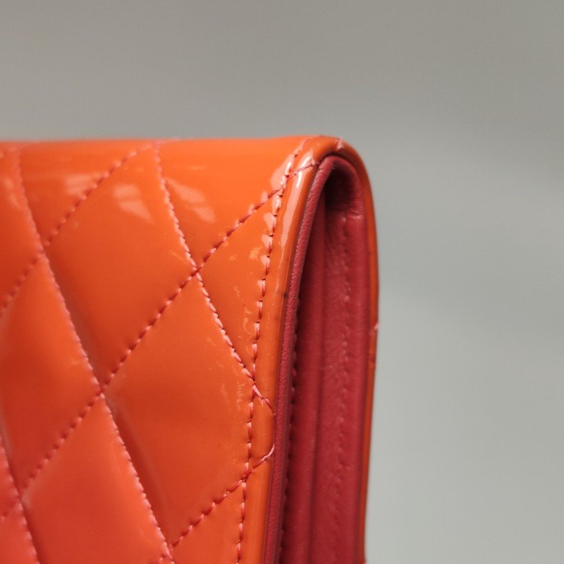 Chanel 漆皮純色絎縫雙C logo錢包-18