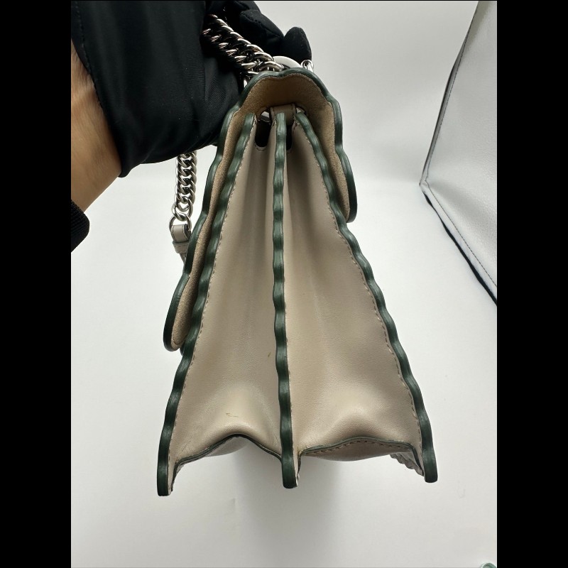 FENDI Kan I 鉚釘飾扣 燙印Logo 扇形邊 牛皮革 鏈條-7