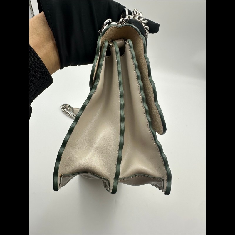 FENDI Kan I 鉚釘飾扣 燙印Logo 扇形邊 牛皮革 鏈條-8