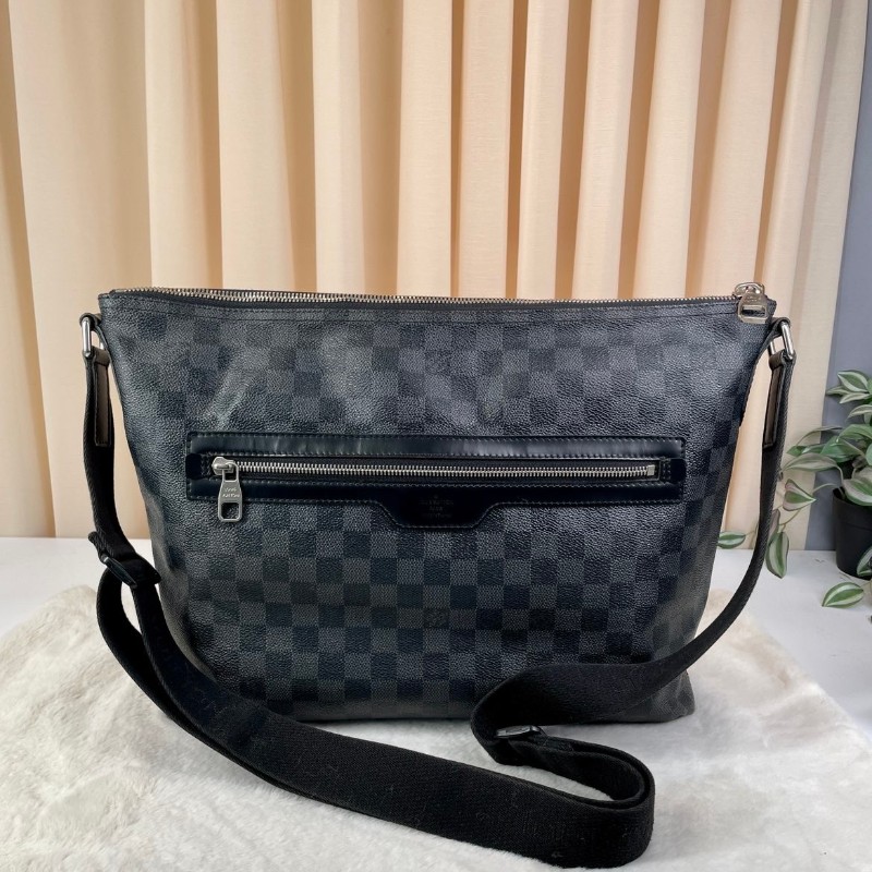 ❤️超甜價❤️LV 黑棋盤格郵差包 斜背包-1