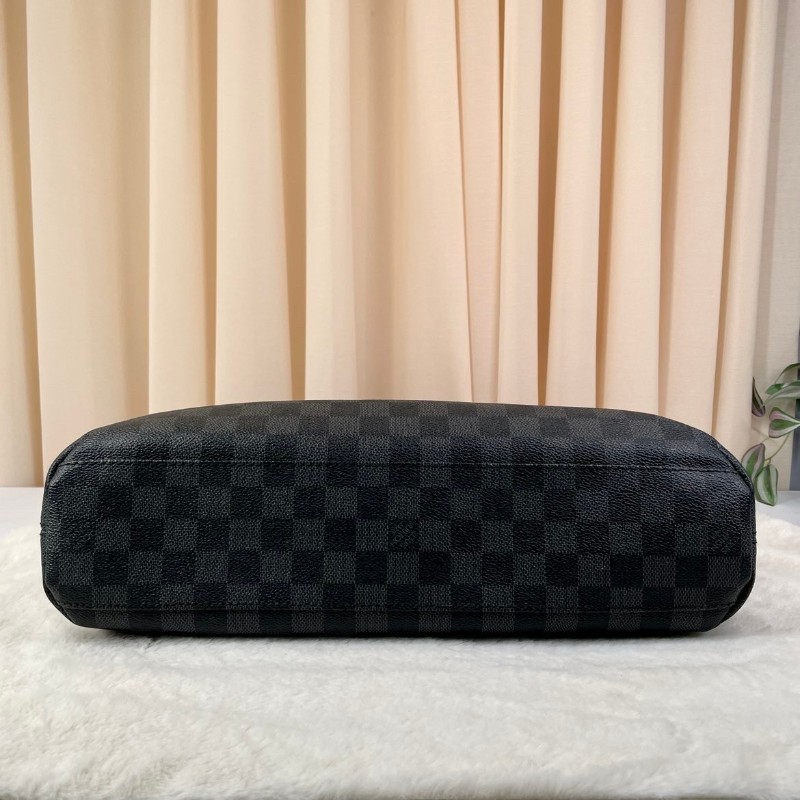 ❤️超甜價❤️LV 黑棋盤格郵差包 斜背包-5