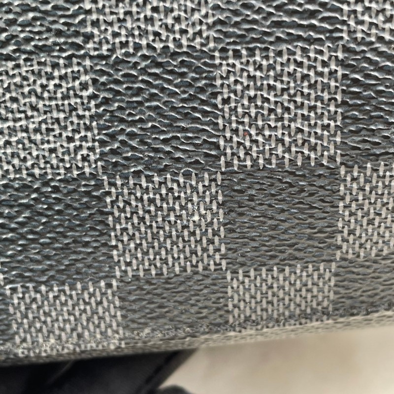 ❤️超甜價❤️LV 黑棋盤格郵差包 斜背包-17