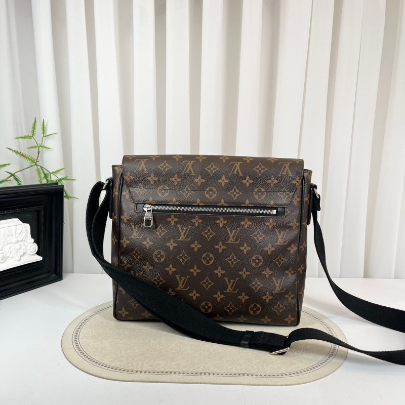 LV路易威登  經典老花郵差包男士斜背包-1