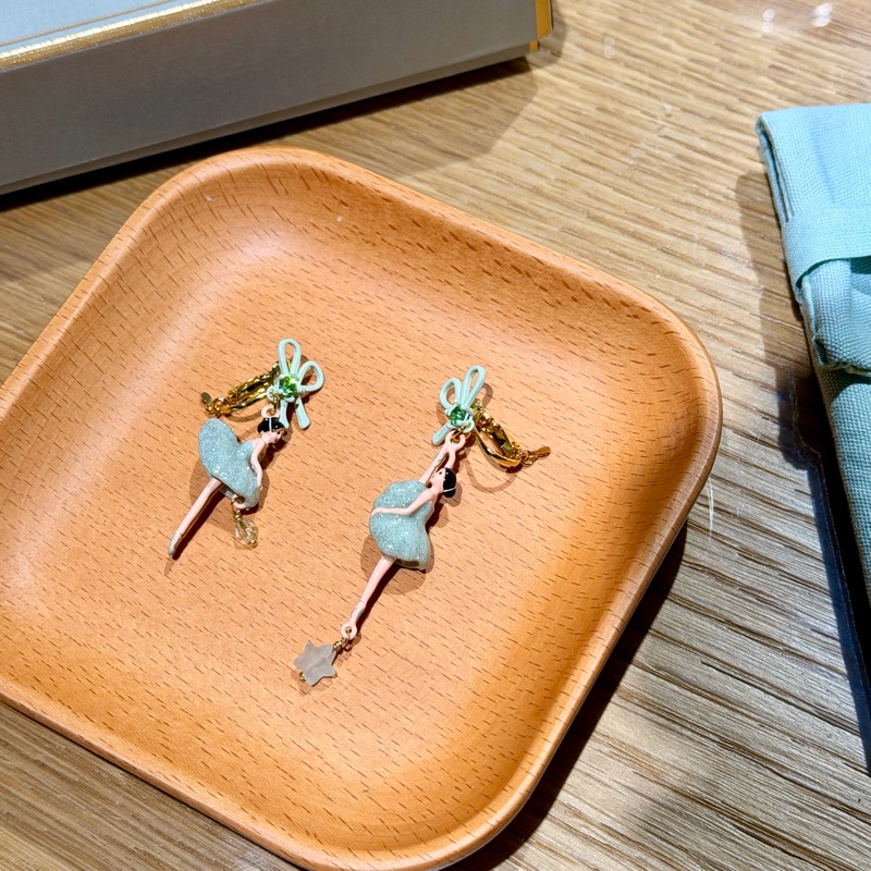 🌸 Les Néréides 絕版珍藏🌸｜耳夾款｜PAS DE DEUX 芭蕾舞者不對稱耳環｜薄荷綠蝴蝶結｜附購買證明🌸-2
