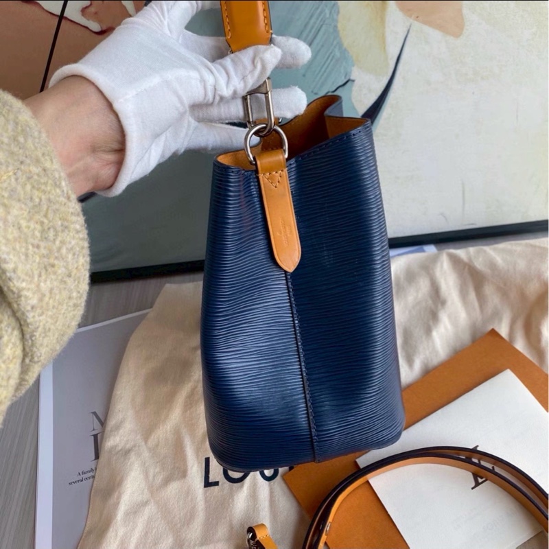 低調貴氣🤩超優惠甜價🥹Lv藏藍色Neonoe bb水波紋水桶包單肩斜挎包-13