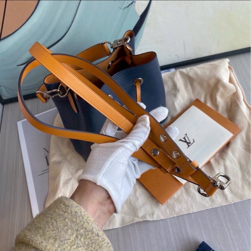 低調貴氣🤩超優惠甜價🥹Lv藏藍色Neonoe bb水波紋水桶包單肩斜挎包-18