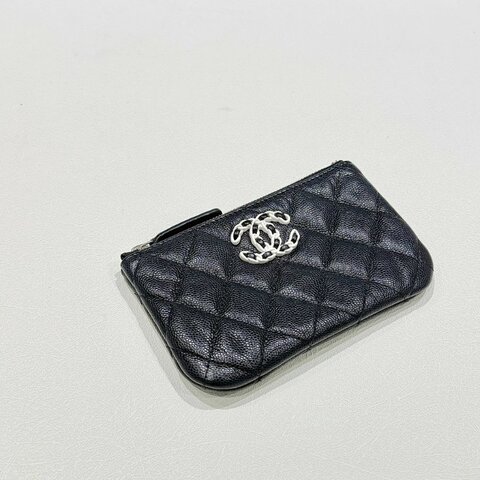 CHANEL - 黑色牛皮菱格熊貓一字拉鍊零錢包