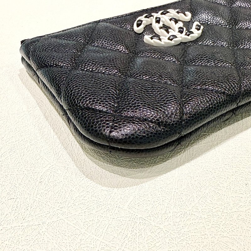 CHANEL - 黑色牛皮菱格熊貓一字拉鍊零錢包-5