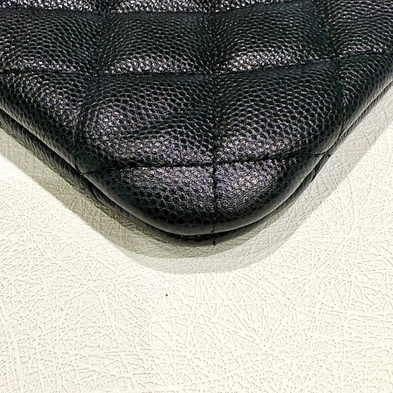 CHANEL - 黑色牛皮菱格熊貓一字拉鍊零錢包-6