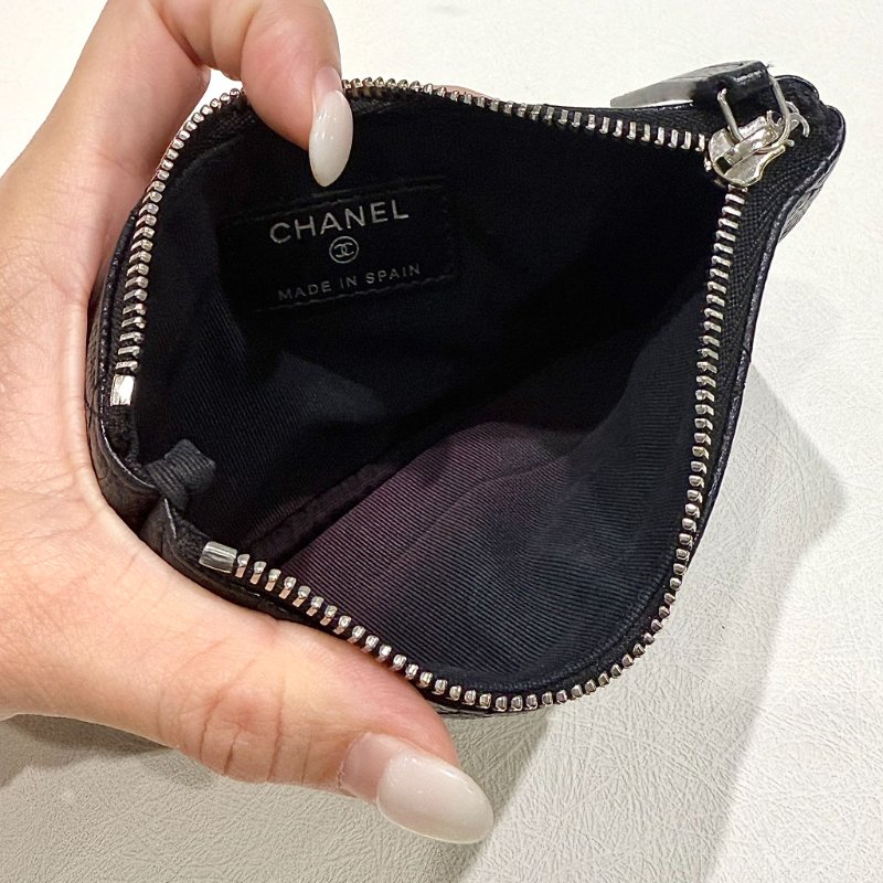 CHANEL - 黑色牛皮菱格熊貓一字拉鍊零錢包-7