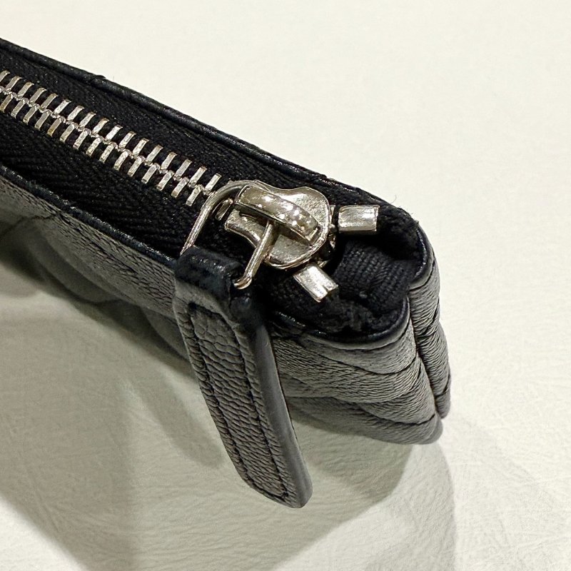 CHANEL - 黑色牛皮菱格熊貓一字拉鍊零錢包-9