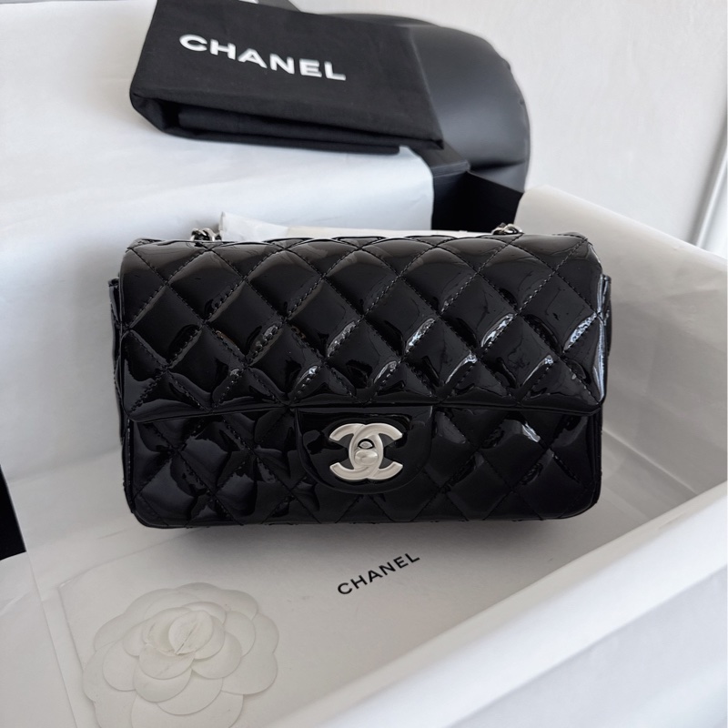 【近新閒置品】Chanel 香奈兒黑銀漆皮cf 大mini鏈條包19開-1