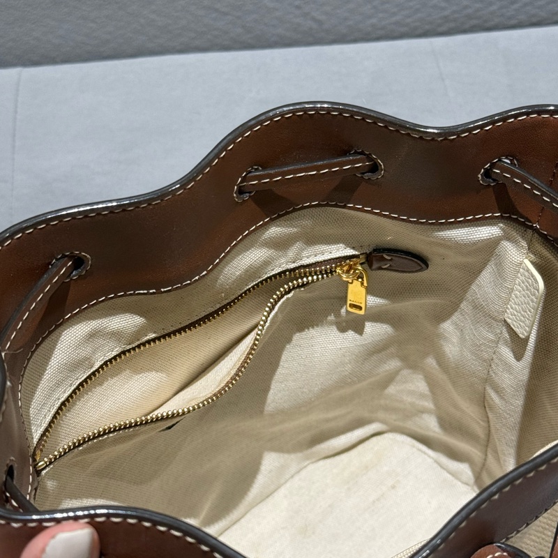 BALLY 帆布拼皮水桶包 唐葳愛用-16