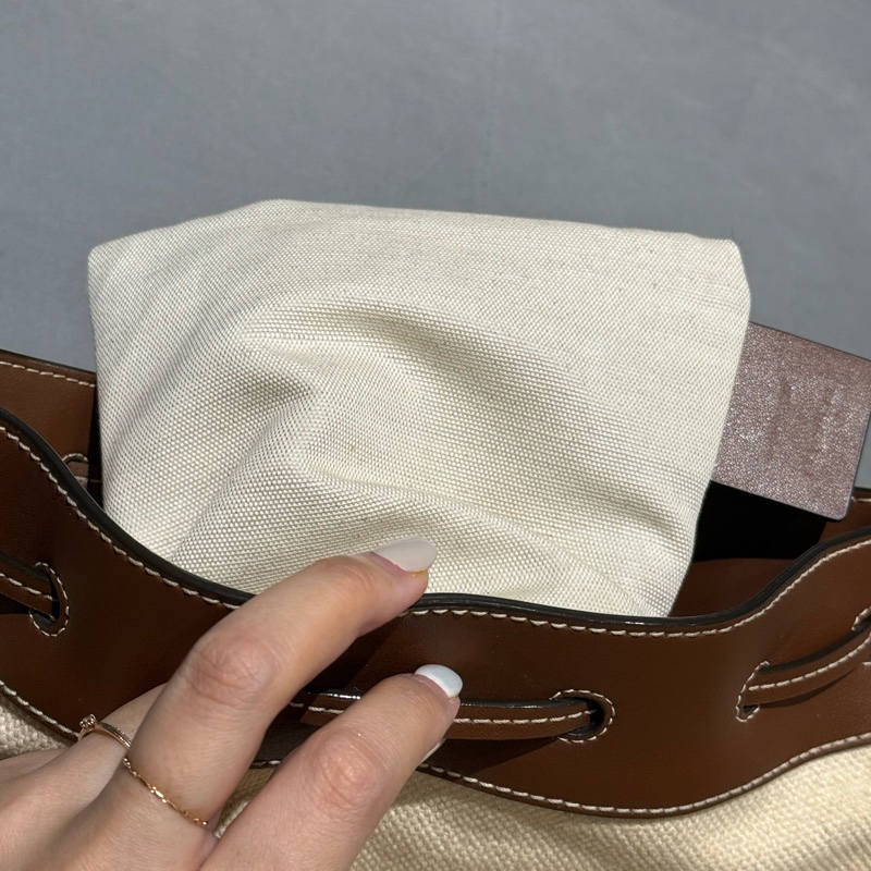 BALLY 帆布拼皮水桶包 唐葳愛用-19