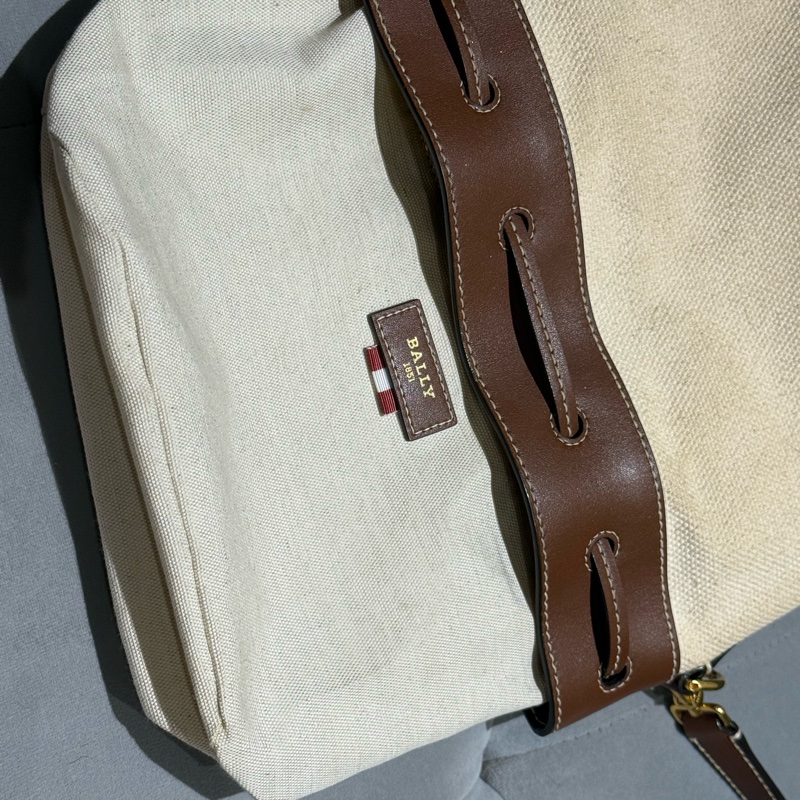 BALLY 帆布拼皮水桶包 唐葳愛用-22