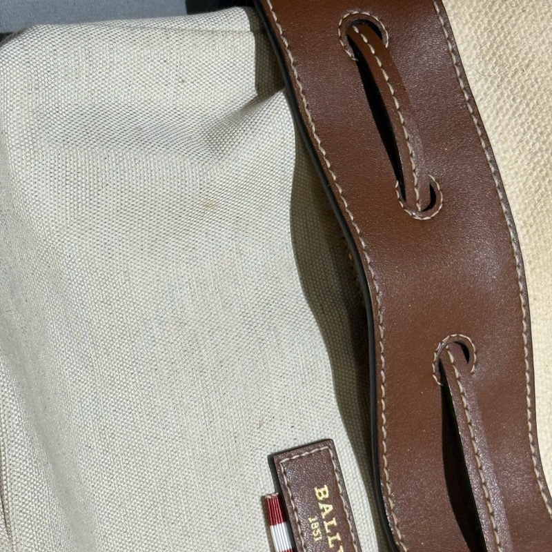 BALLY 帆布拼皮水桶包 唐葳愛用-23