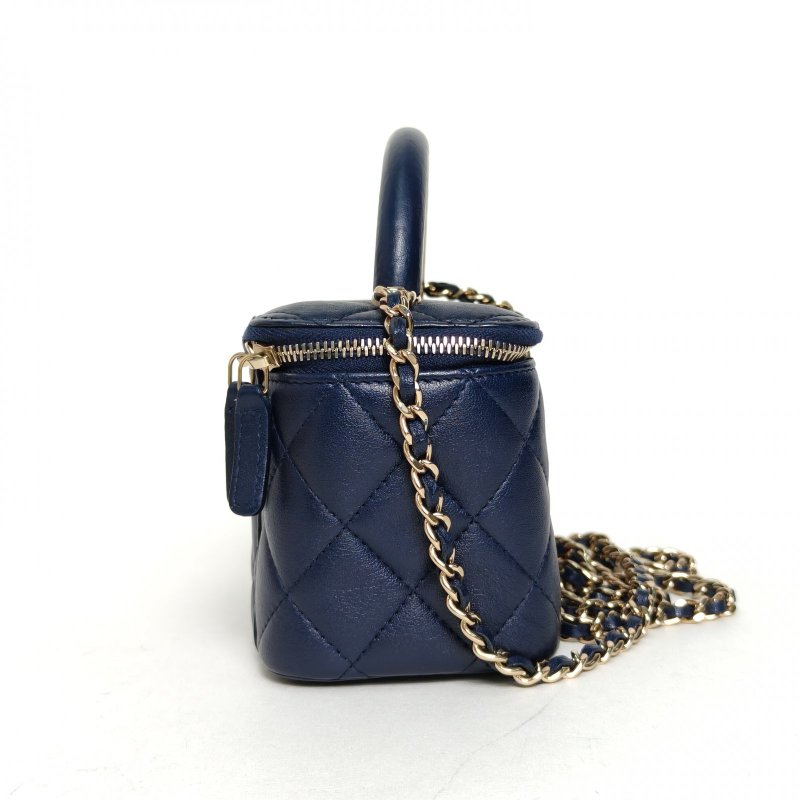 CHANEL 21K手提長盒子化妝包帶鏡子16藍色羊皮鐳射標金扣皮手柄肩背包-1