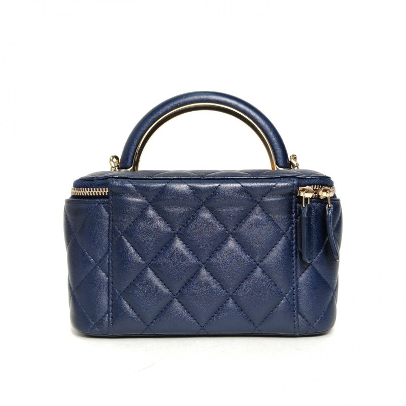 CHANEL 21K手提長盒子化妝包帶鏡子16藍色羊皮鐳射標金扣皮手柄肩背包-2