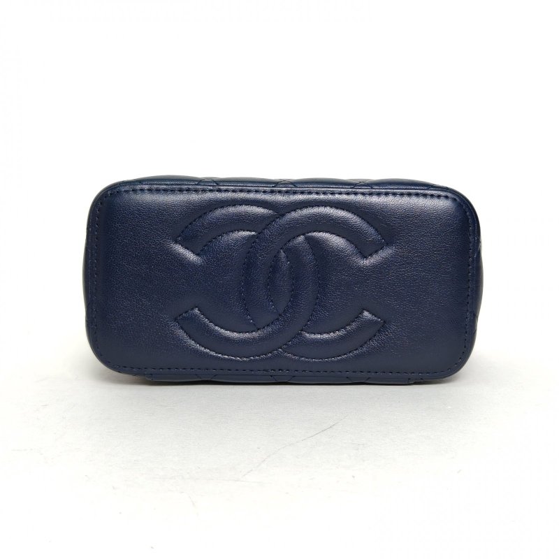 CHANEL 21K手提長盒子化妝包帶鏡子16藍色羊皮鐳射標金扣皮手柄肩背包-4