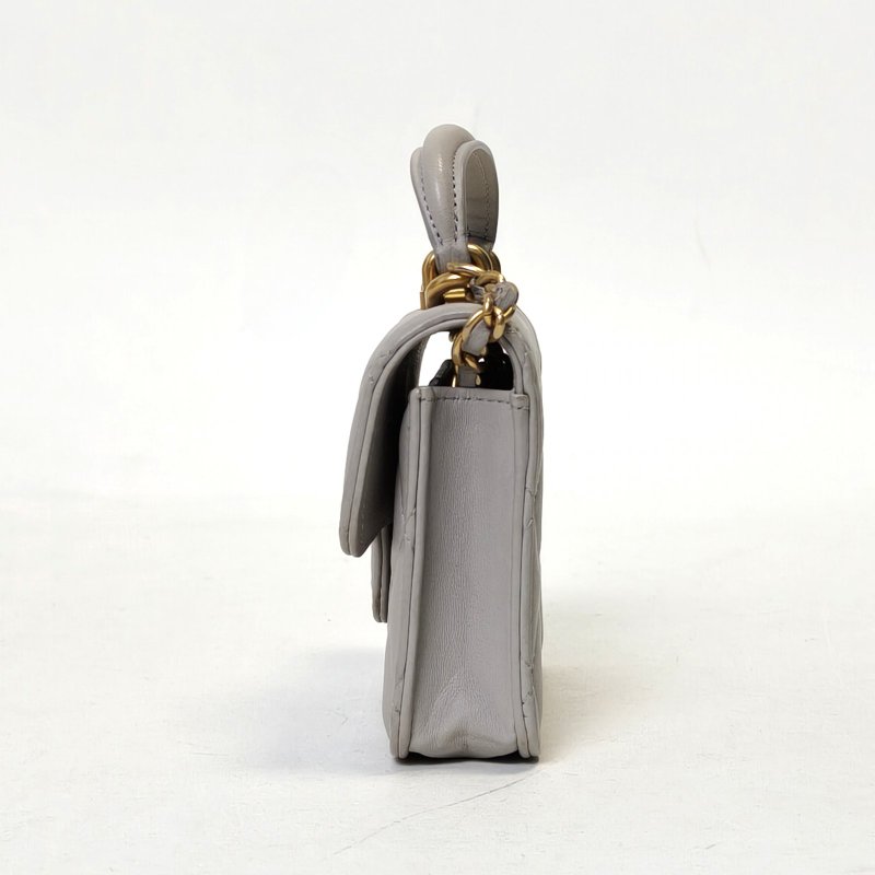 CHANEL 21A手柄口蓋零錢包12.5灰色羊皮31開金扣皮手柄肩背包-1