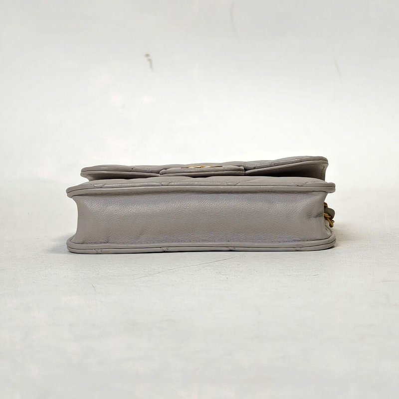 CHANEL 21A手柄口蓋零錢包12.5灰色羊皮31開金扣皮手柄肩背包-4