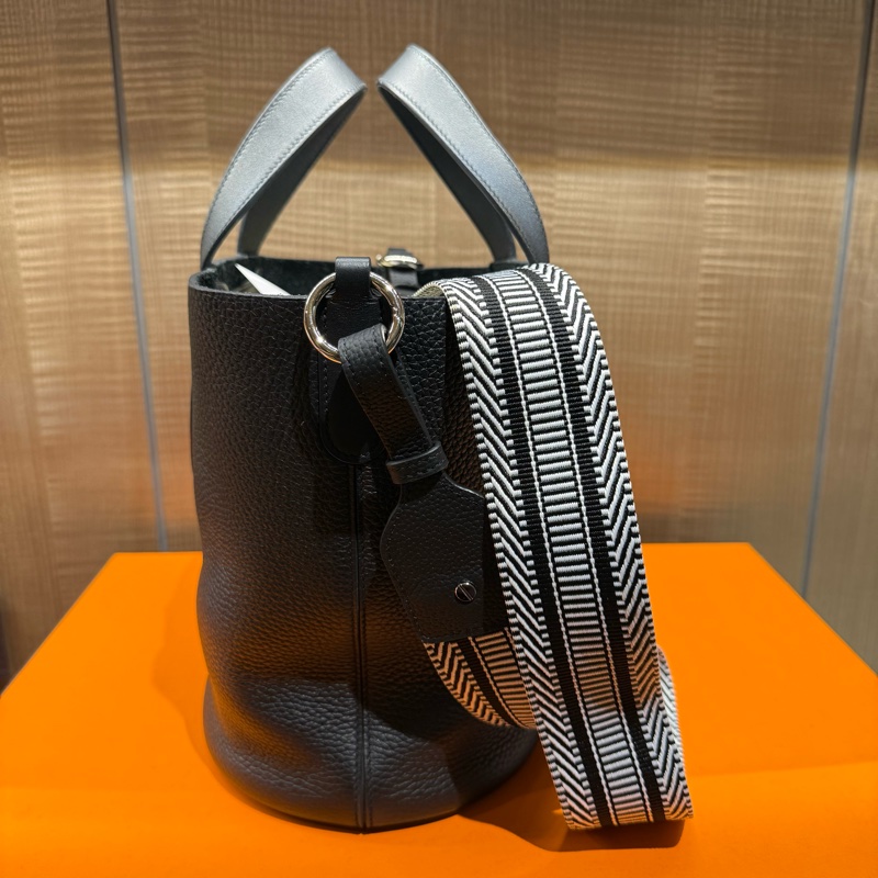 Hermes 二手閒置98新 （2023年12月購入 B刻）IN THE LOOP23 黑色豬鼻銀扣菜籃子-2