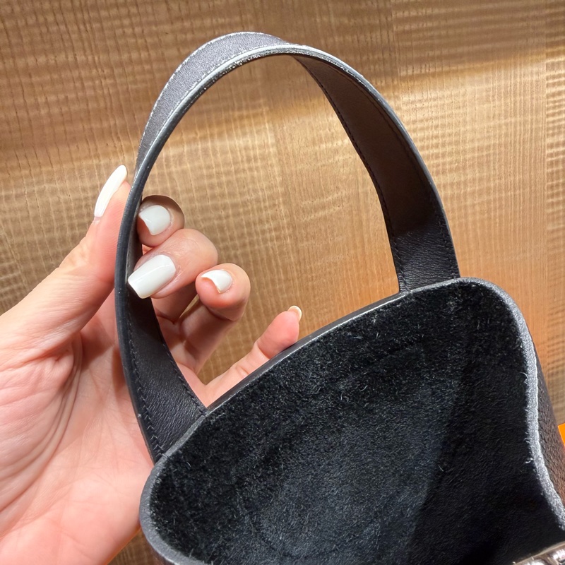 Hermes 二手閒置98新 （2023年12月購入 B刻）IN THE LOOP23 黑色豬鼻銀扣菜籃子-18