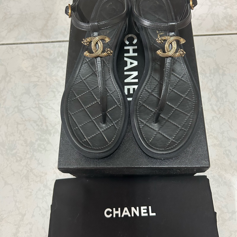 CHANEL 經典款涼鞋38.5尺寸-0