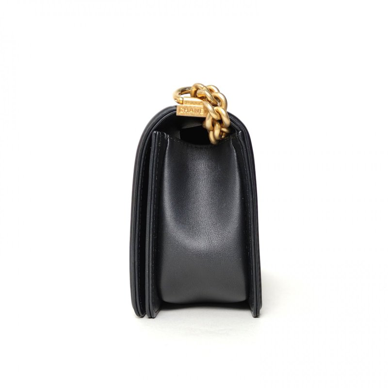 CHANEL Leboy中號25黑色牛皮28開金扣限定鉚釘串珠刺繡肩背包-3