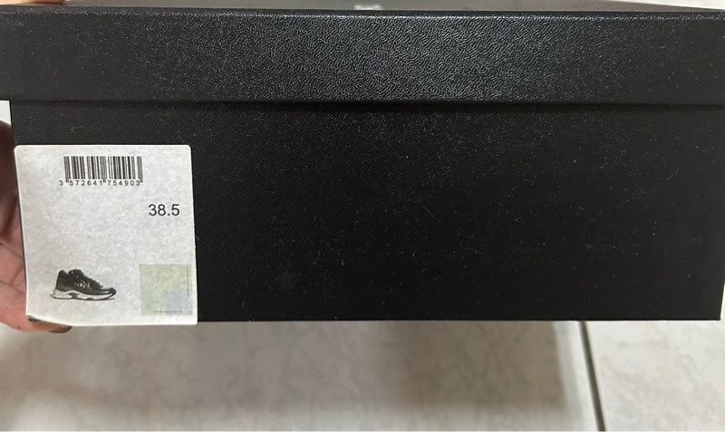 Chanel 經典球鞋38.5-16