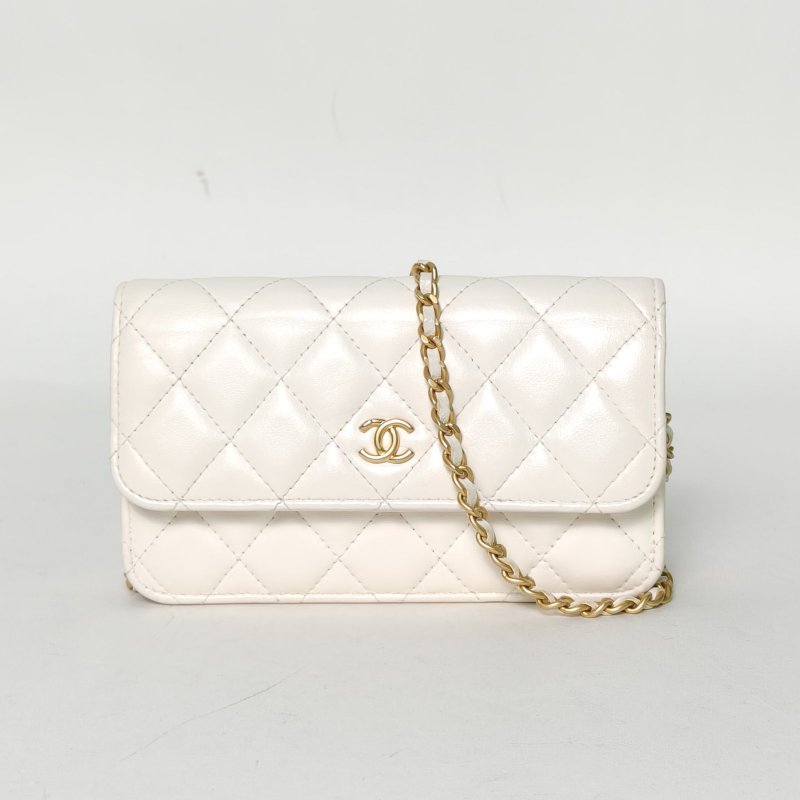 CHANEL 23CCFWOC17白色牛皮鐳射標金扣金球調節扣肩帶肩背包-0