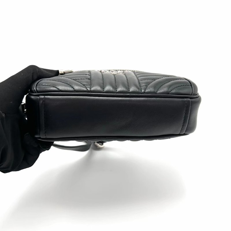 PRADA Diagramme黑銀皮革單肩斜背相機包18*11*5 98新配件塵袋保卡-4