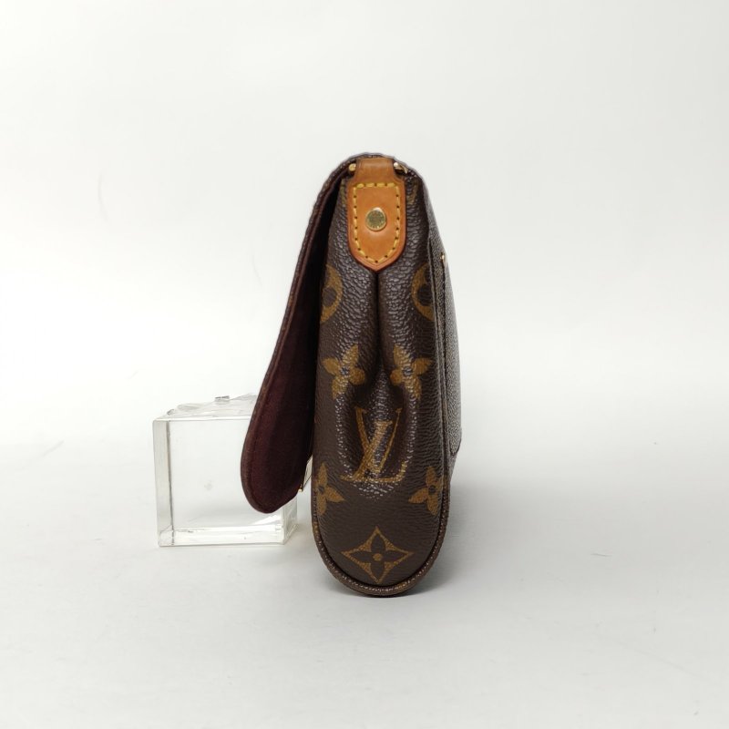 LOUIS VUITTON Favorite大號28老花PVC2013肩背包-1